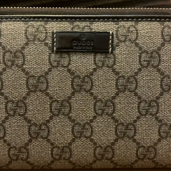 GUCCI Coated Canvas Leather Large Zip Around Wallet BEAUTIFUL - Picture 2 of 14